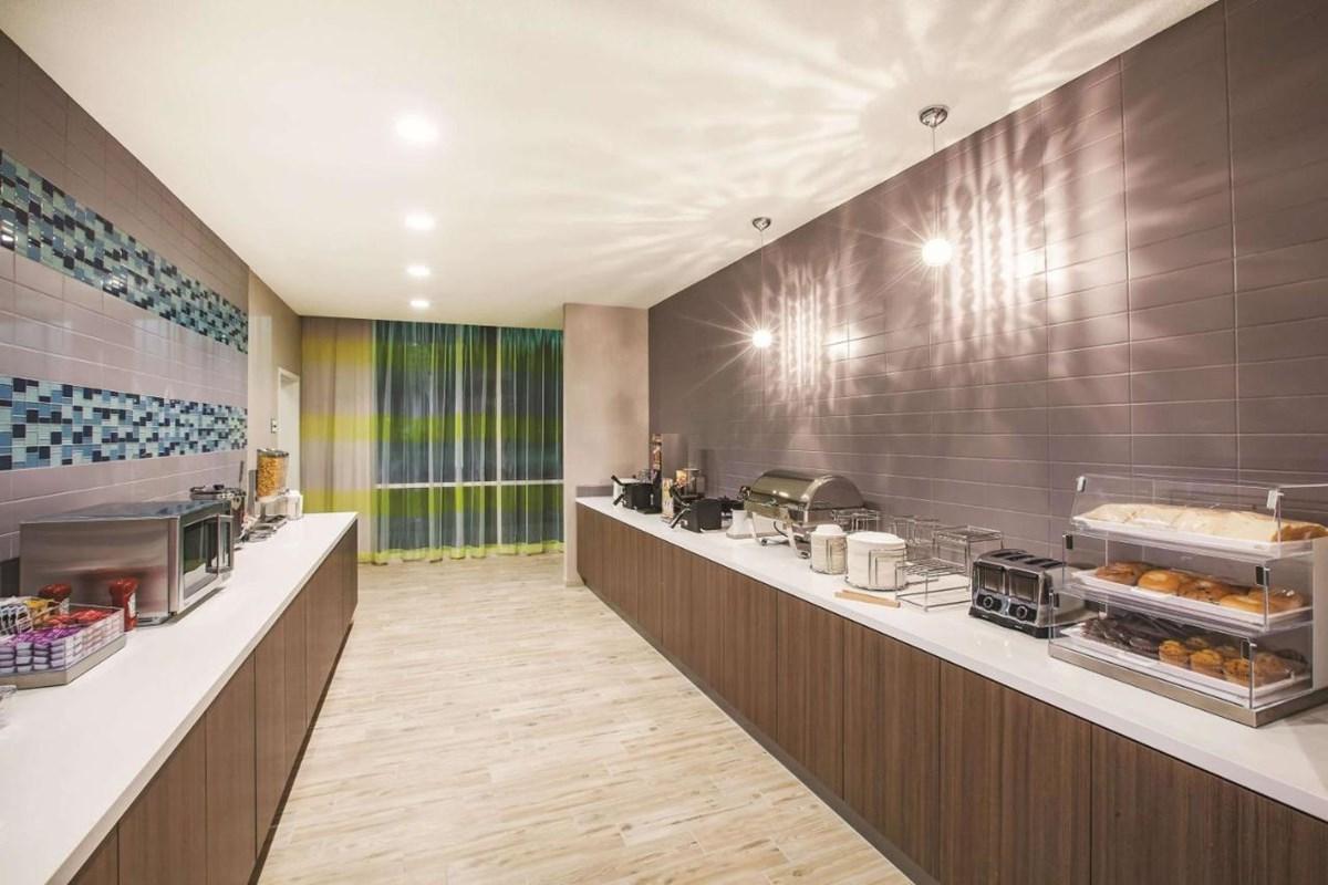 La Quinta By Wyndham Omaha Airport Downtown Otel Carter Lake Dış mekan fotoğraf