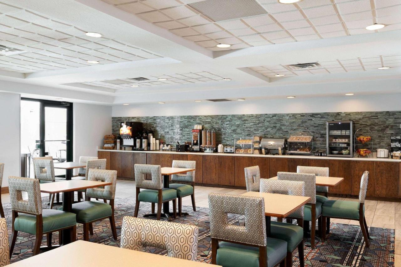 La Quinta By Wyndham Omaha Airport Downtown Otel Carter Lake Dış mekan fotoğraf