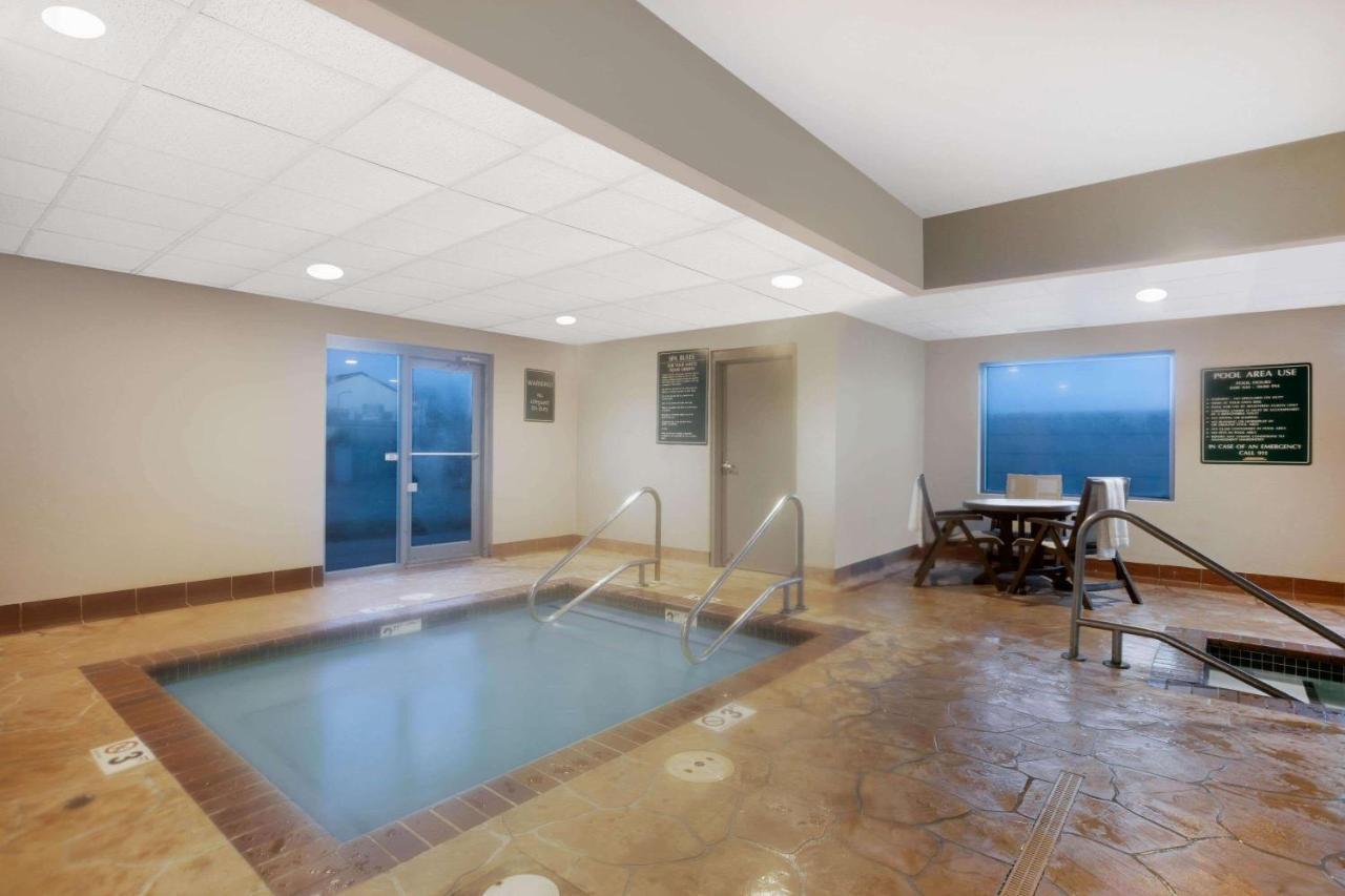 La Quinta By Wyndham Omaha Airport Downtown Otel Carter Lake Dış mekan fotoğraf